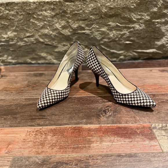 Michael Kors Shoes - EUC Michael Kors "Elisa" Calf Hair Houndstooth Classic Pump, Sz. 9M